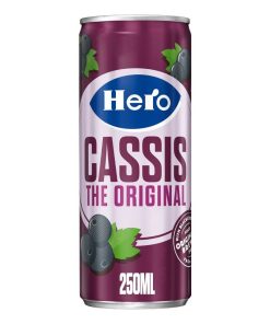 Tray met 24 Hero Cassis blikjes van 25cl – frisdrank met volle zwarte bessensmaak in klassiek blauw design.